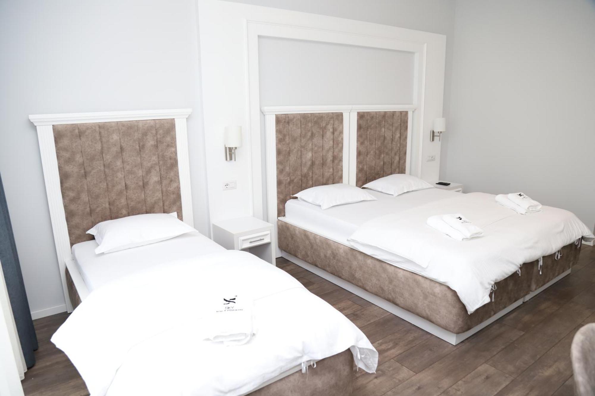 Sky Hotel Prizren Exteriör bild