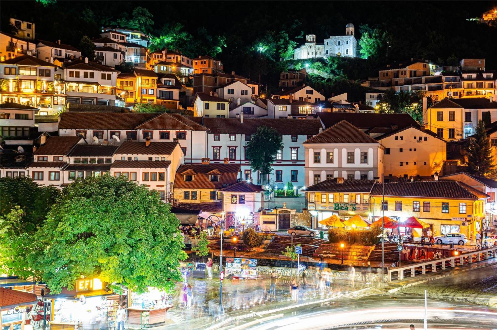 Sky Hotel Prizren Exteriör bild
