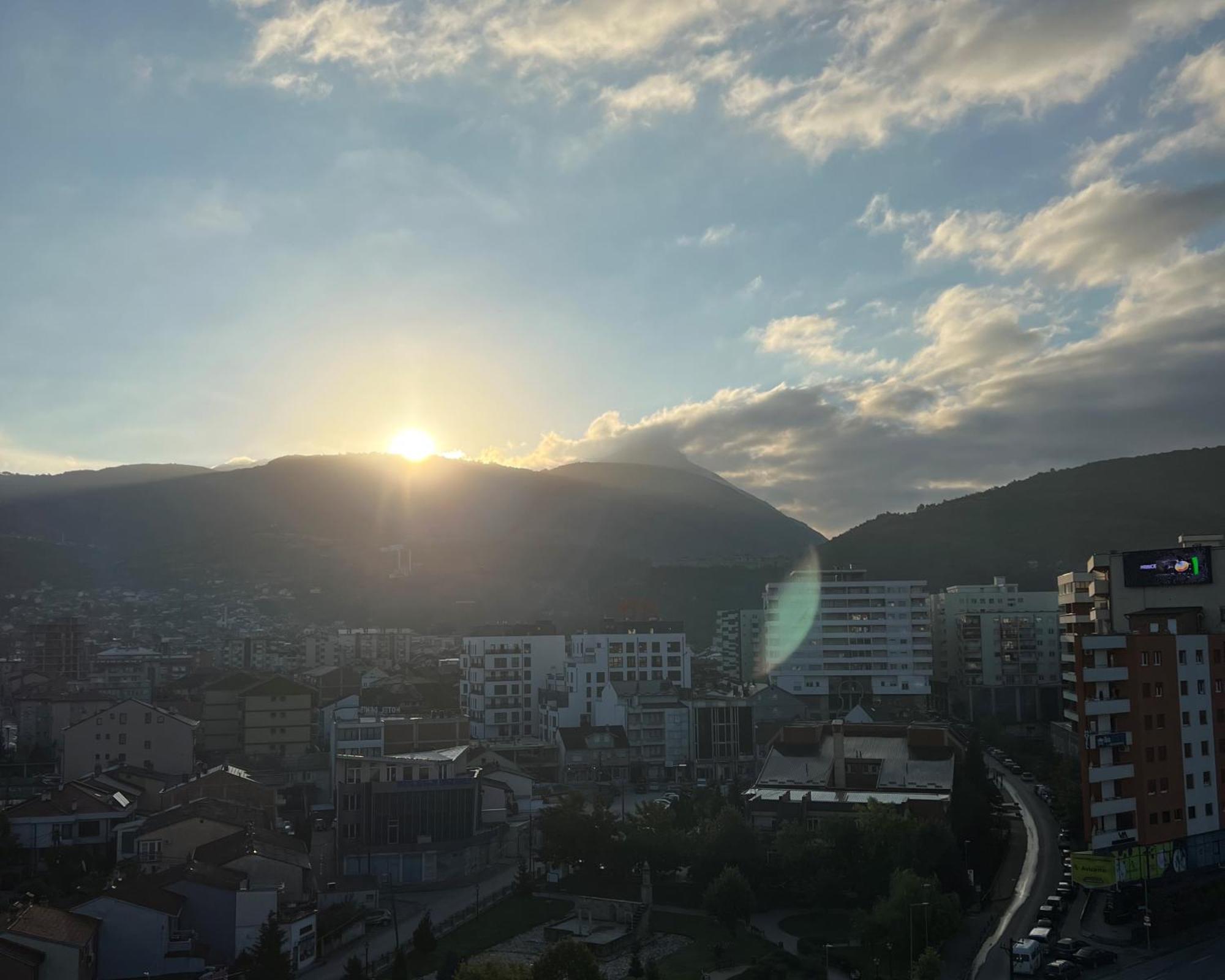 Sky Hotel Prizren Exteriör bild